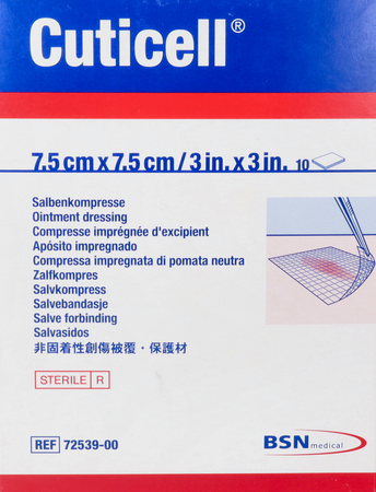 Cuticell Zalfkompres 7,5x 7,5cm 10 7253900 2